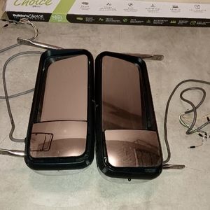 Mirrors for a Peterbuilt 389 not quite a year old